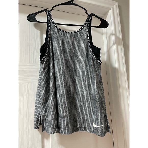Nike Dri-Fit Girls XL Athletic tank top black and white - Picture 1 of 3